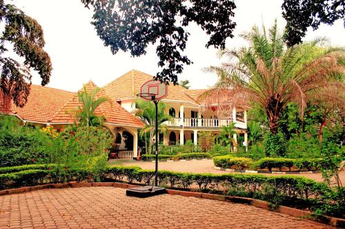 Queen Elizabeth National Park luxury lodge Uganda